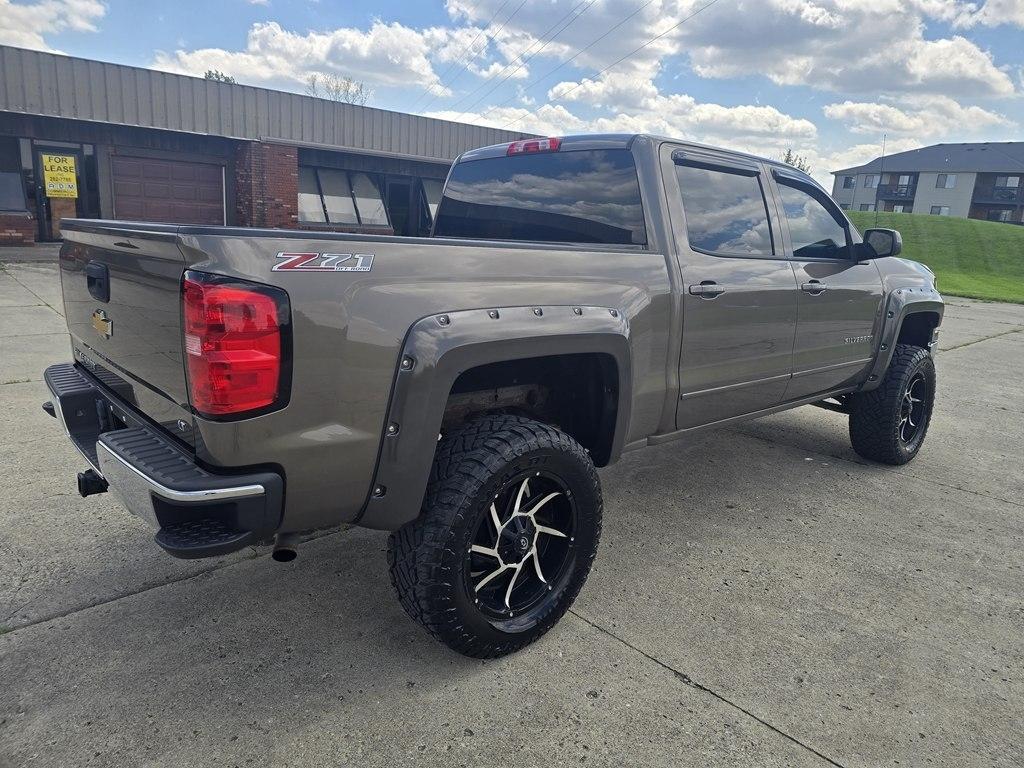 Chevrolet Silverado 1500 4WD Crew Cab 143.5" LT w/2LT 2015