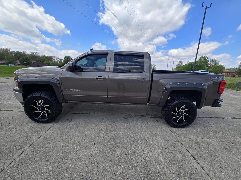 Chevrolet Silverado 1500 4WD Crew Cab 143.5" LT w/2LT 2015