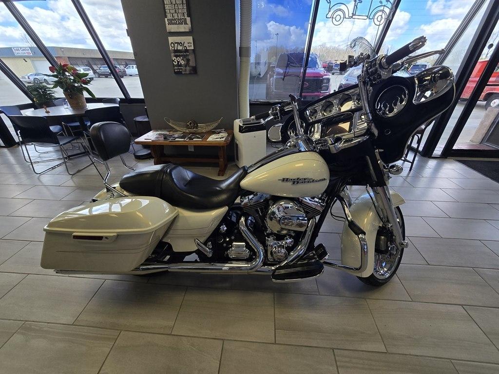 Harley-Davidson Street Glide  2014