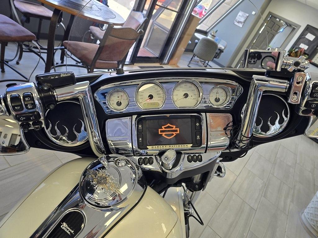 Harley-Davidson Street Glide  2014