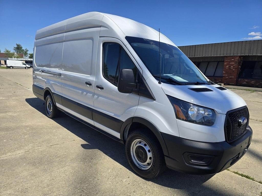 Ford Transit Cargo Van T-250 148" EL Hi Rf 9070 GVWR RWD 2023