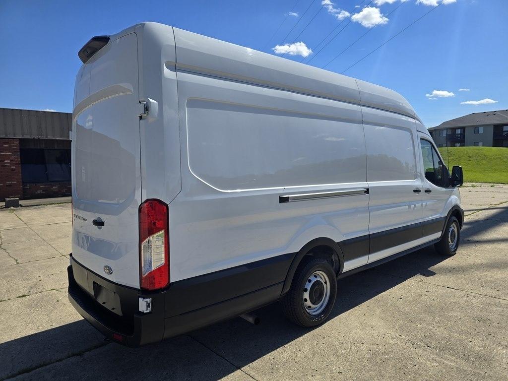 Ford Transit Cargo Van T-250 148" EL Hi Rf 9070 GVWR RWD 2023
