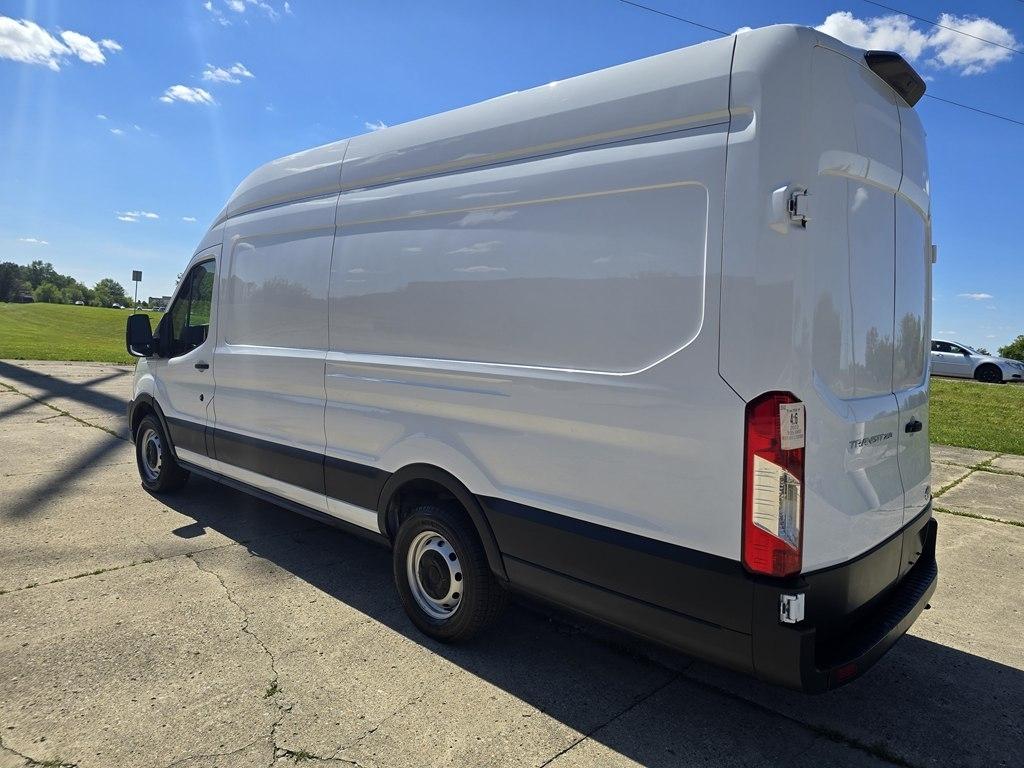 Ford Transit Cargo Van T-250 148" EL Hi Rf 9070 GVWR RWD 2023