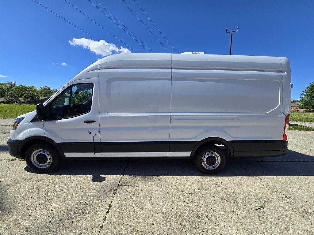 Ford Transit Cargo Van T-250 148" EL Hi Rf 9070 GVWR RWD 2023