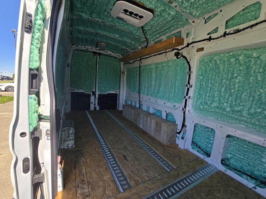 Ford Transit Cargo Van T-250 148" EL Hi Rf 9070 GVWR RWD 2023