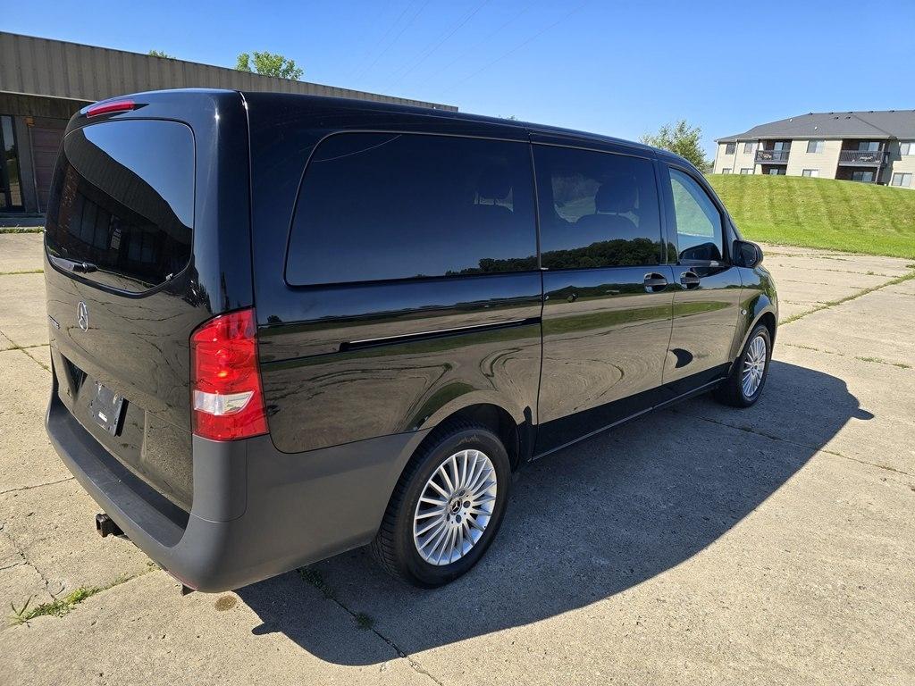 Mercedes-Benz Metris Passenger Van Standard Roof 126" Wheelbase 2021