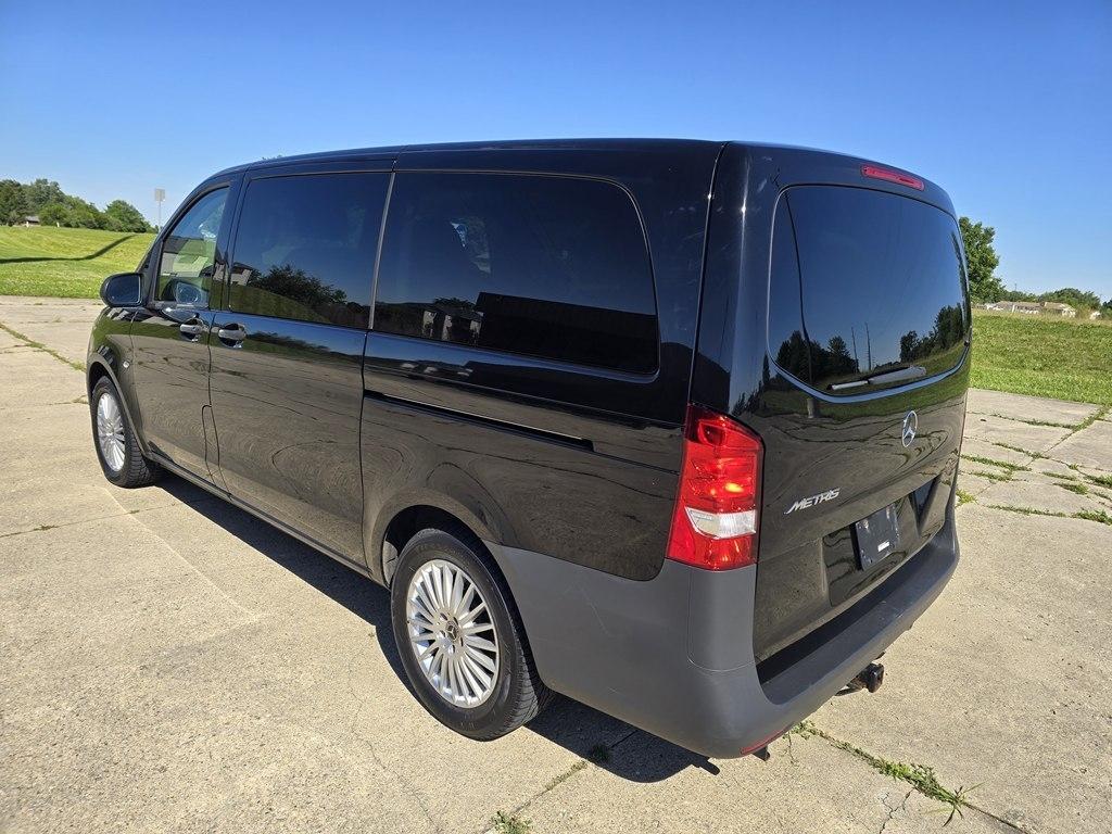Mercedes-Benz Metris Passenger Van Standard Roof 126" Wheelbase 2021