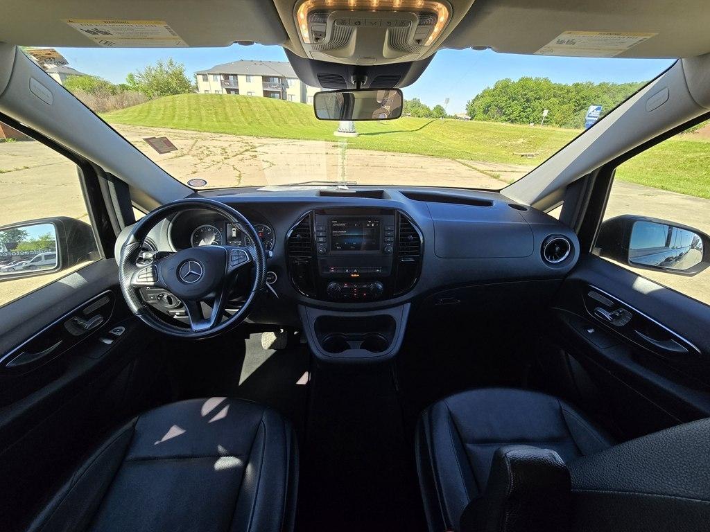 Mercedes-Benz Metris Passenger Van Standard Roof 126" Wheelbase 2021