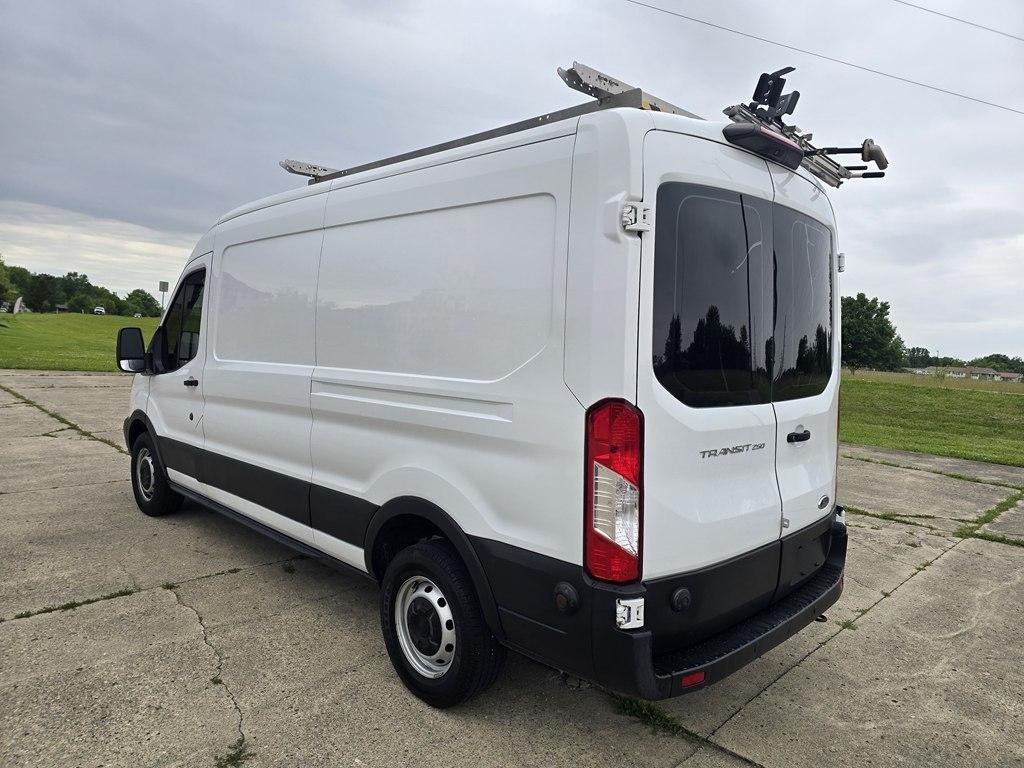 Ford Transit Van T-250 148" Med Rf 9000 GVWR Sliding RH Dr 2019