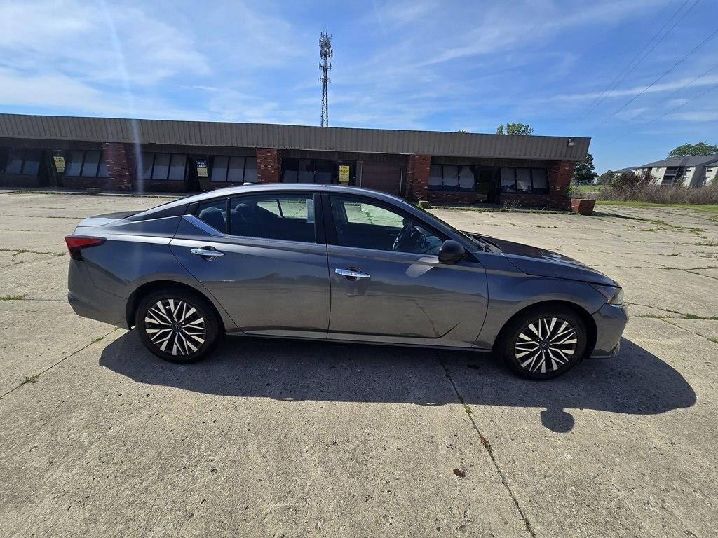 Nissan Altima 2.5 SV Sedan 2024