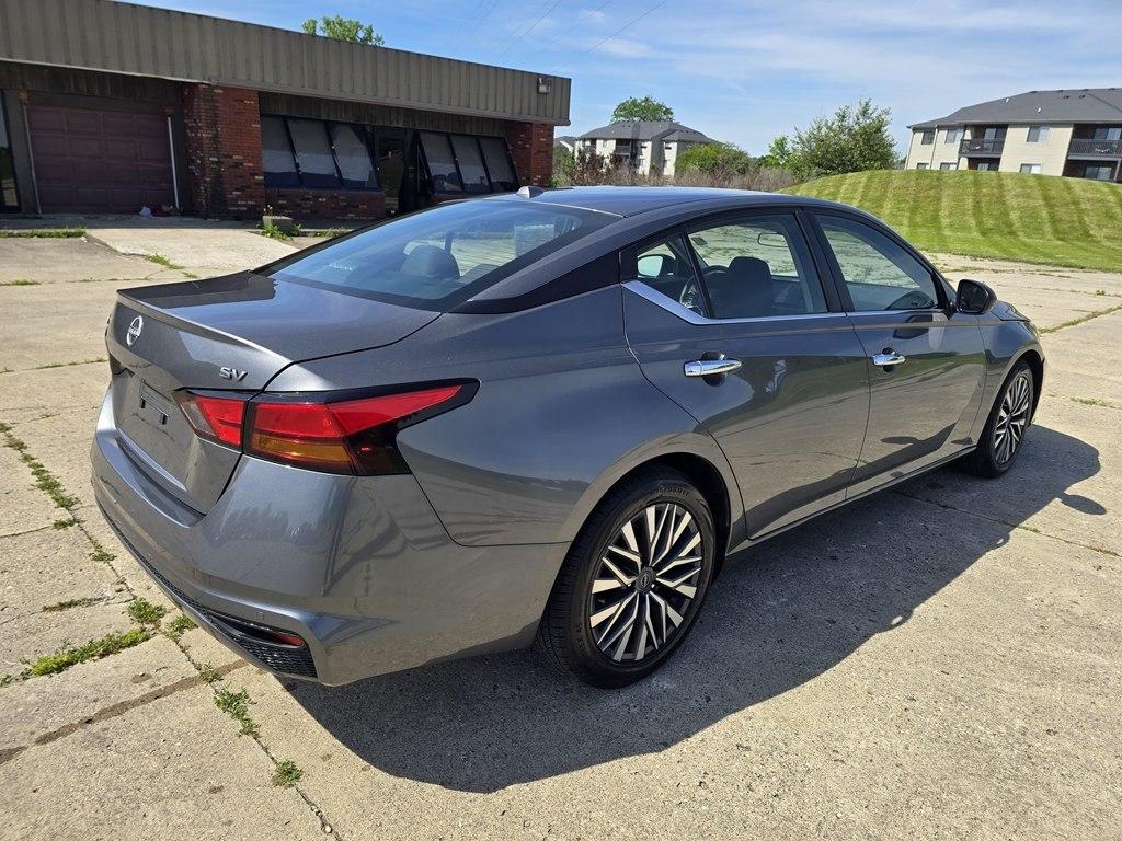 Nissan Altima 2.5 SV Sedan 2024
