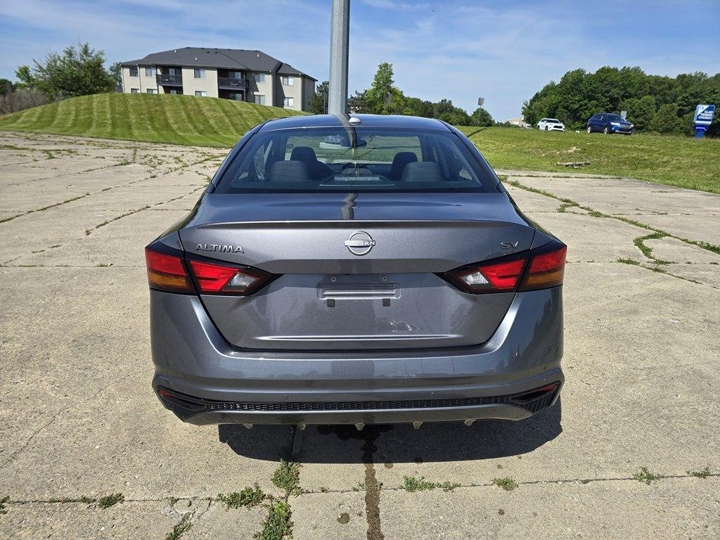 Nissan Altima 2.5 SV Sedan 2024