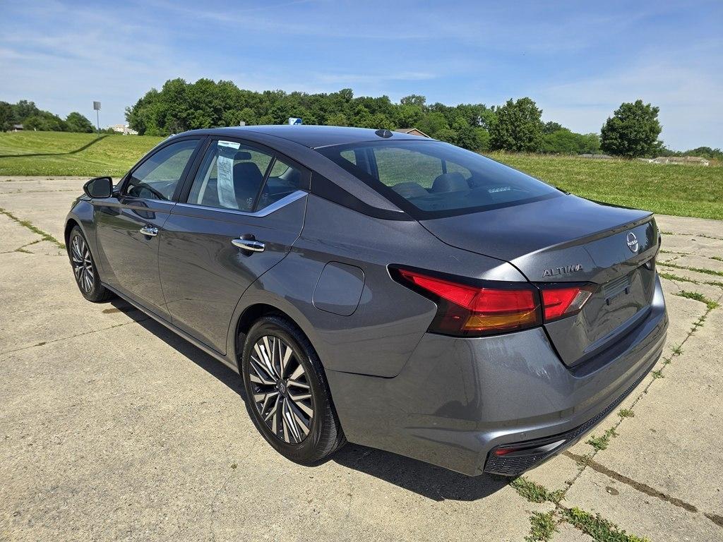 Nissan Altima 2.5 SV Sedan 2024