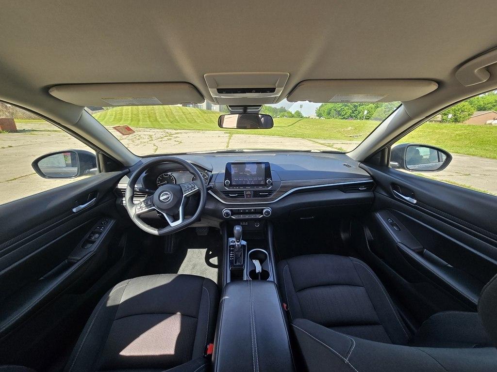 Nissan Altima 2.5 SV Sedan 2024