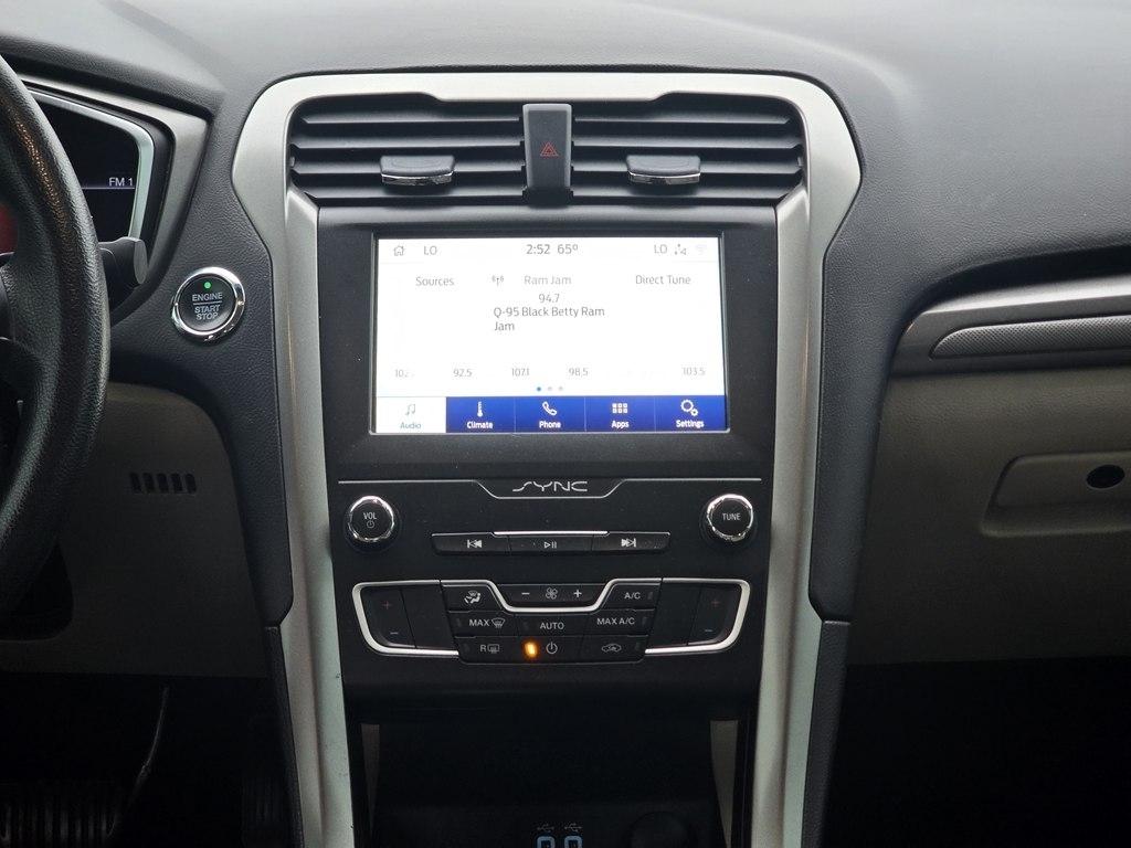 Ford Fusion SE FWD 2020