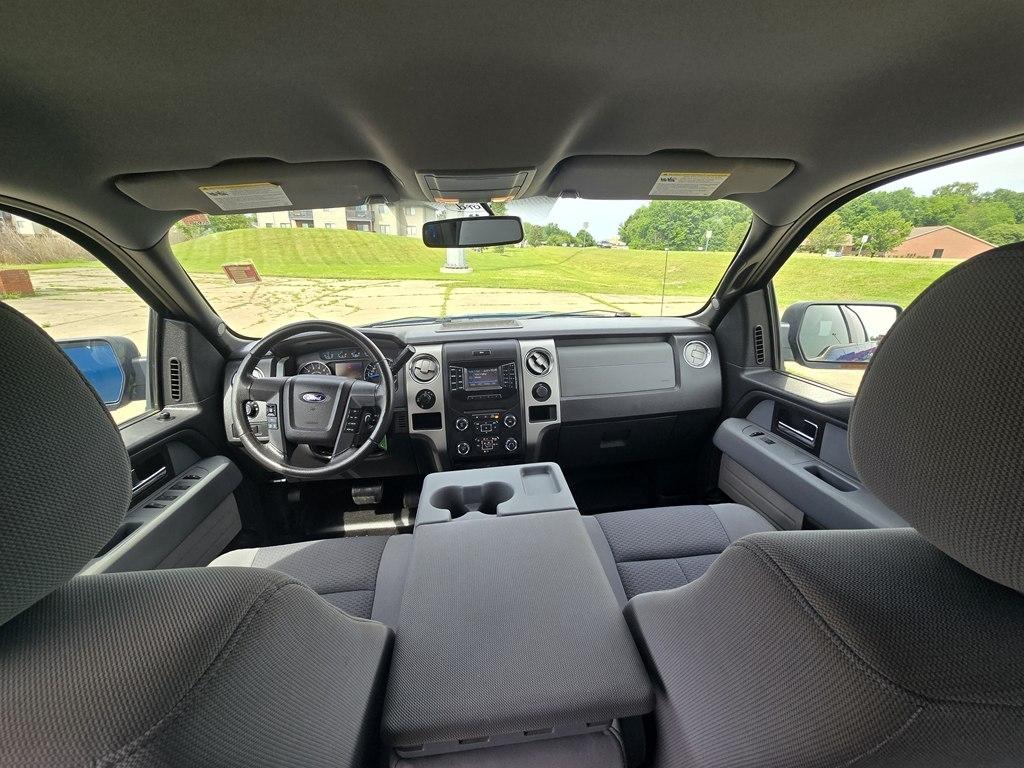 Ford F-150 4WD SuperCrew 145" Platinum 2013