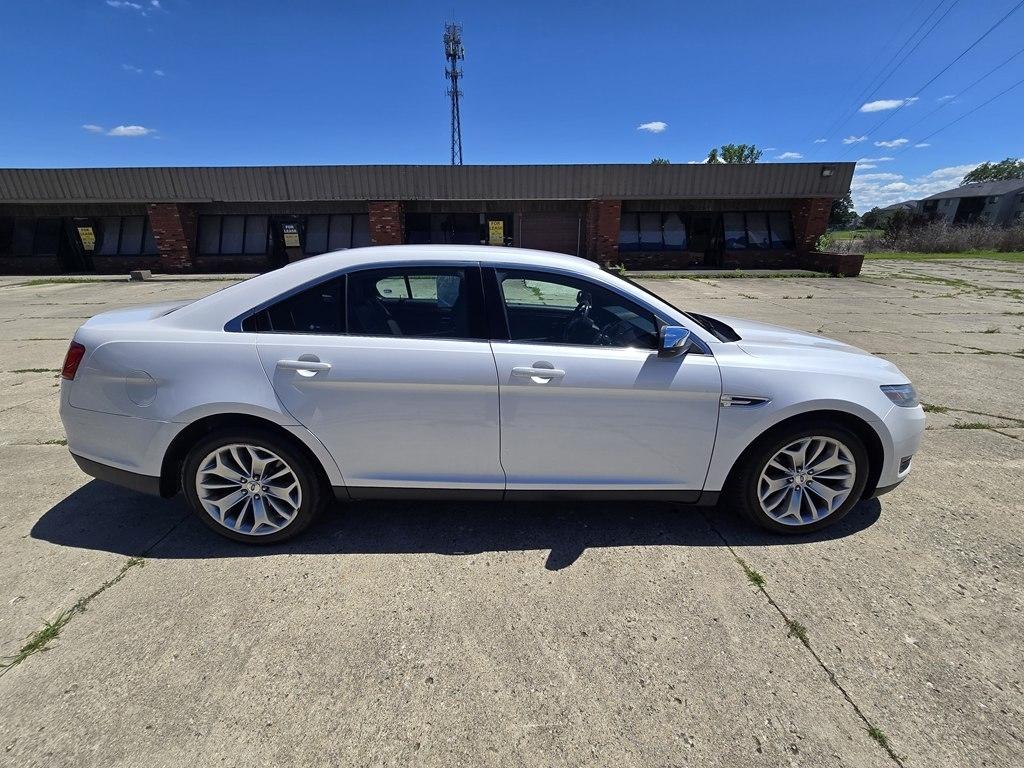 Ford Taurus 4dr Sdn Limited FWD 2014