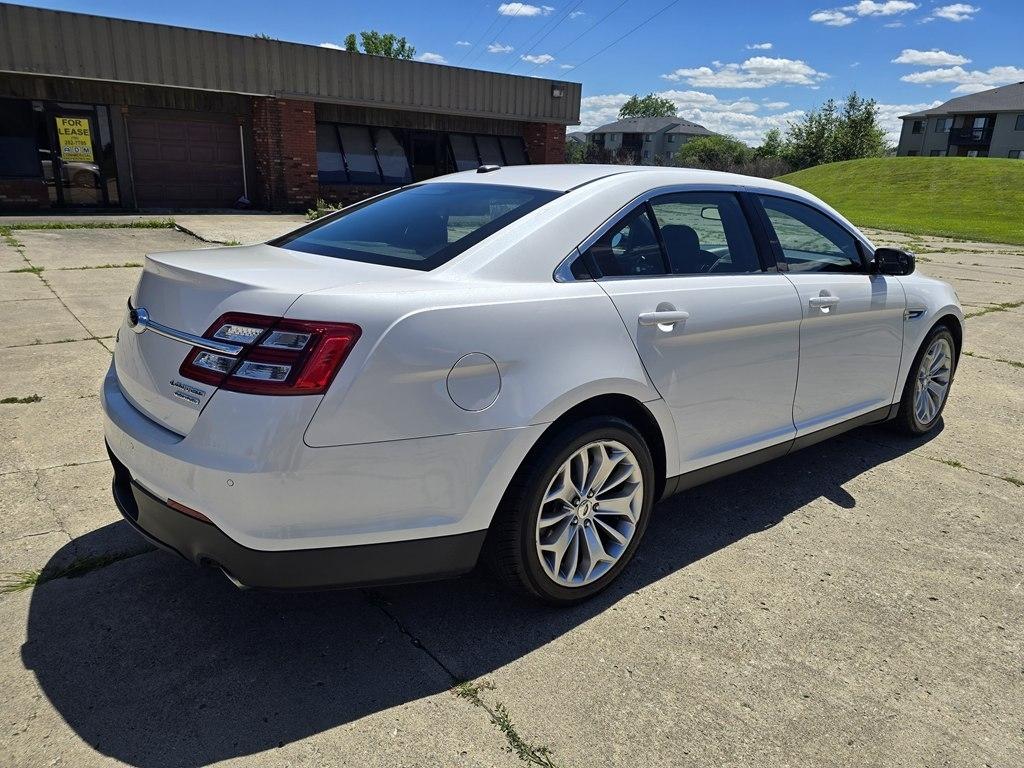 Ford Taurus 4dr Sdn Limited FWD 2014