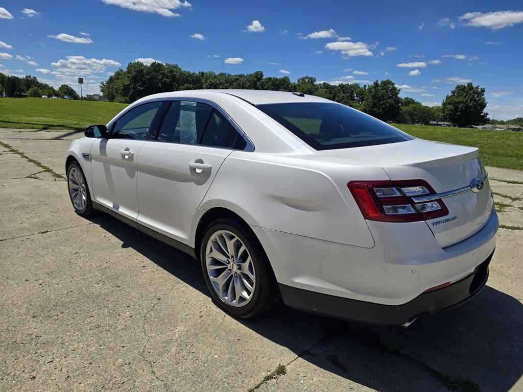 Ford Taurus 4dr Sdn Limited FWD 2014