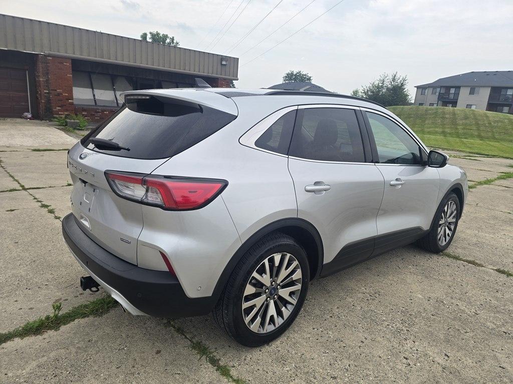 Ford Escape Titanium Hybrid FWD 2020