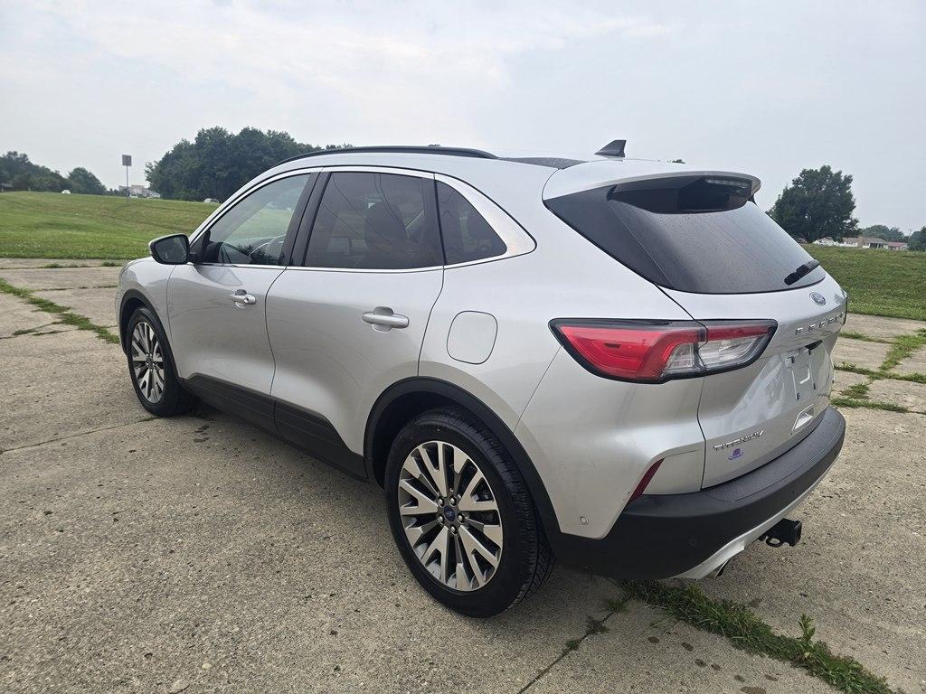 Ford Escape Titanium Hybrid FWD 2020