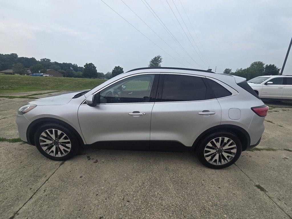 Ford Escape Titanium Hybrid FWD 2020