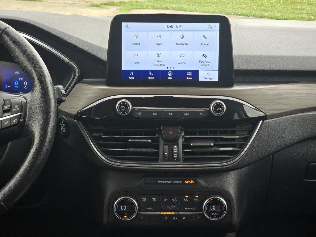 Ford Escape Titanium Hybrid FWD 2020