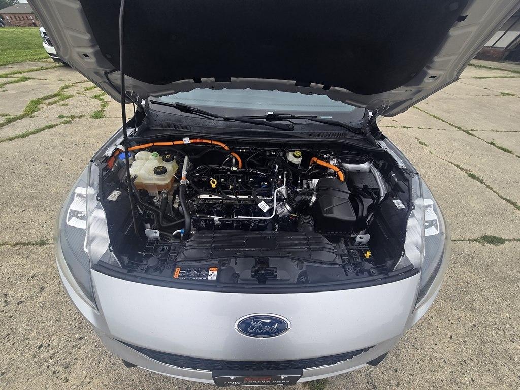 Ford Escape Titanium Hybrid FWD 2020