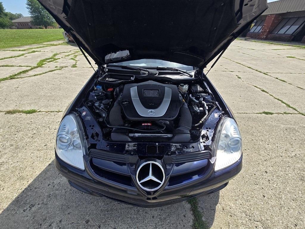 Mercedes-Benz SLK-Class Roadster 3.5L 2005