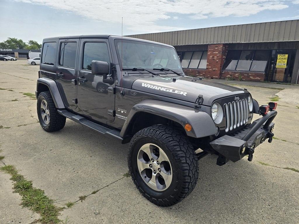 Jeep Wrangler Unlimited 4WD 4dr Sahara 2016