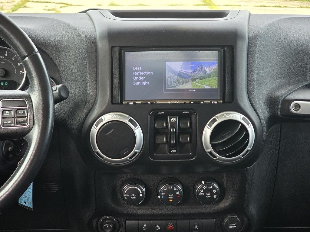 Jeep Wrangler Unlimited 4WD 4dr Sahara 2016