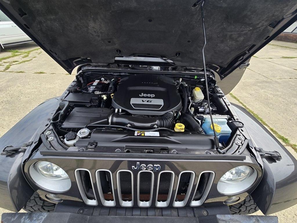 Jeep Wrangler Unlimited 4WD 4dr Sahara 2016
