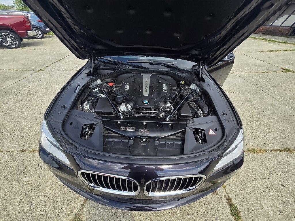 BMW 7 Series 4dr Sdn 750Li xDrive AWD 2015