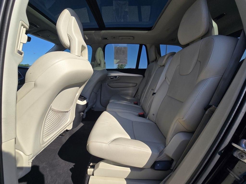 Volvo XC90 T5 AWD 7-Passenger Momentum 2018
