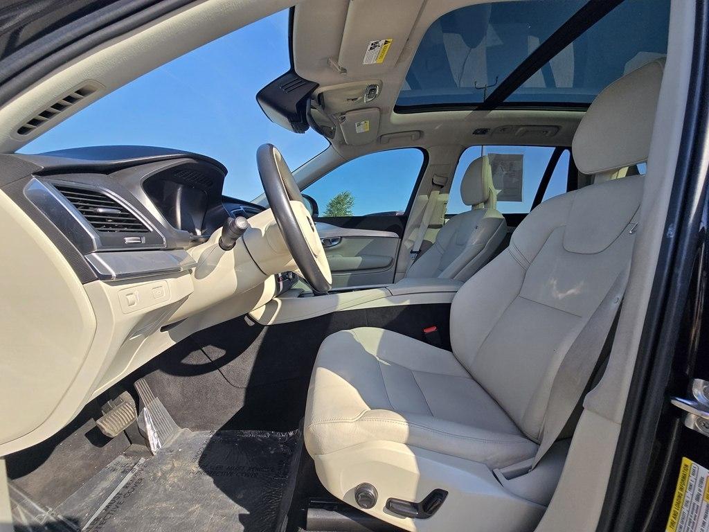 Volvo XC90 T5 AWD 7-Passenger Momentum 2018