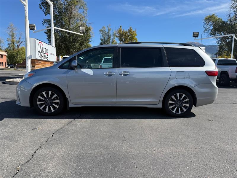 2018 Toyota Sienna XLE 7-Passenger AWD