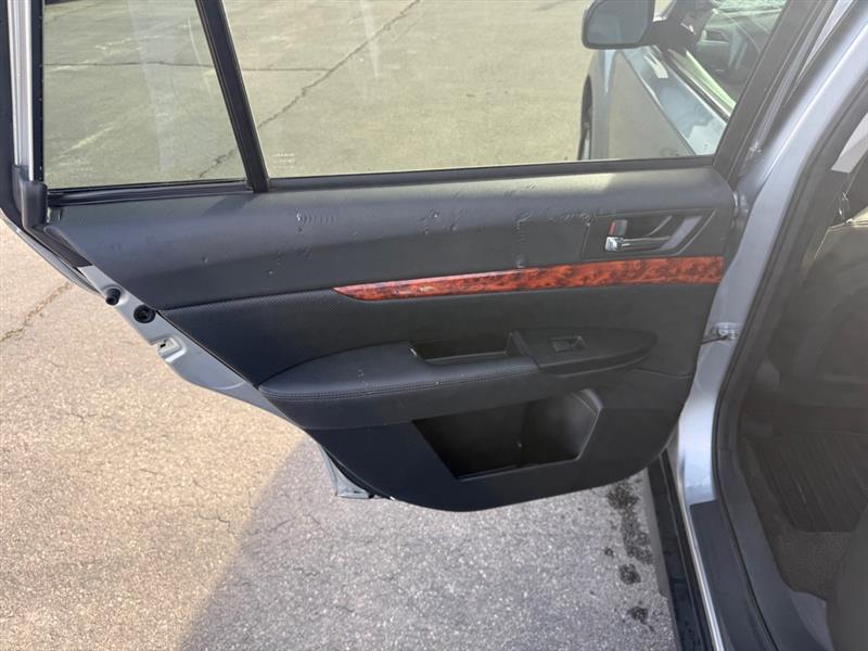 Subaru Outback 3.6R Limited 2012