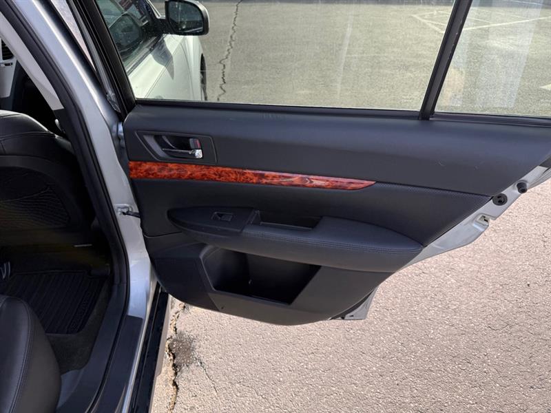 Subaru Outback 3.6R Limited 2012