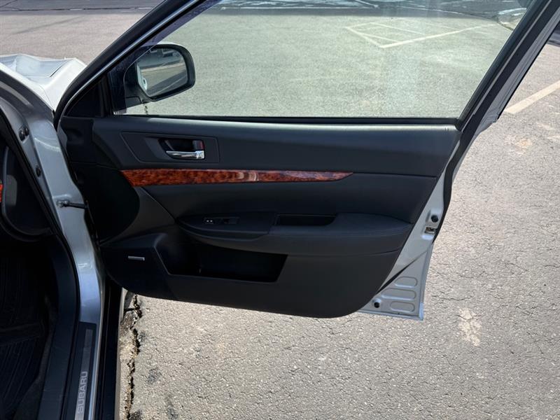 Subaru Outback 3.6R Limited 2012