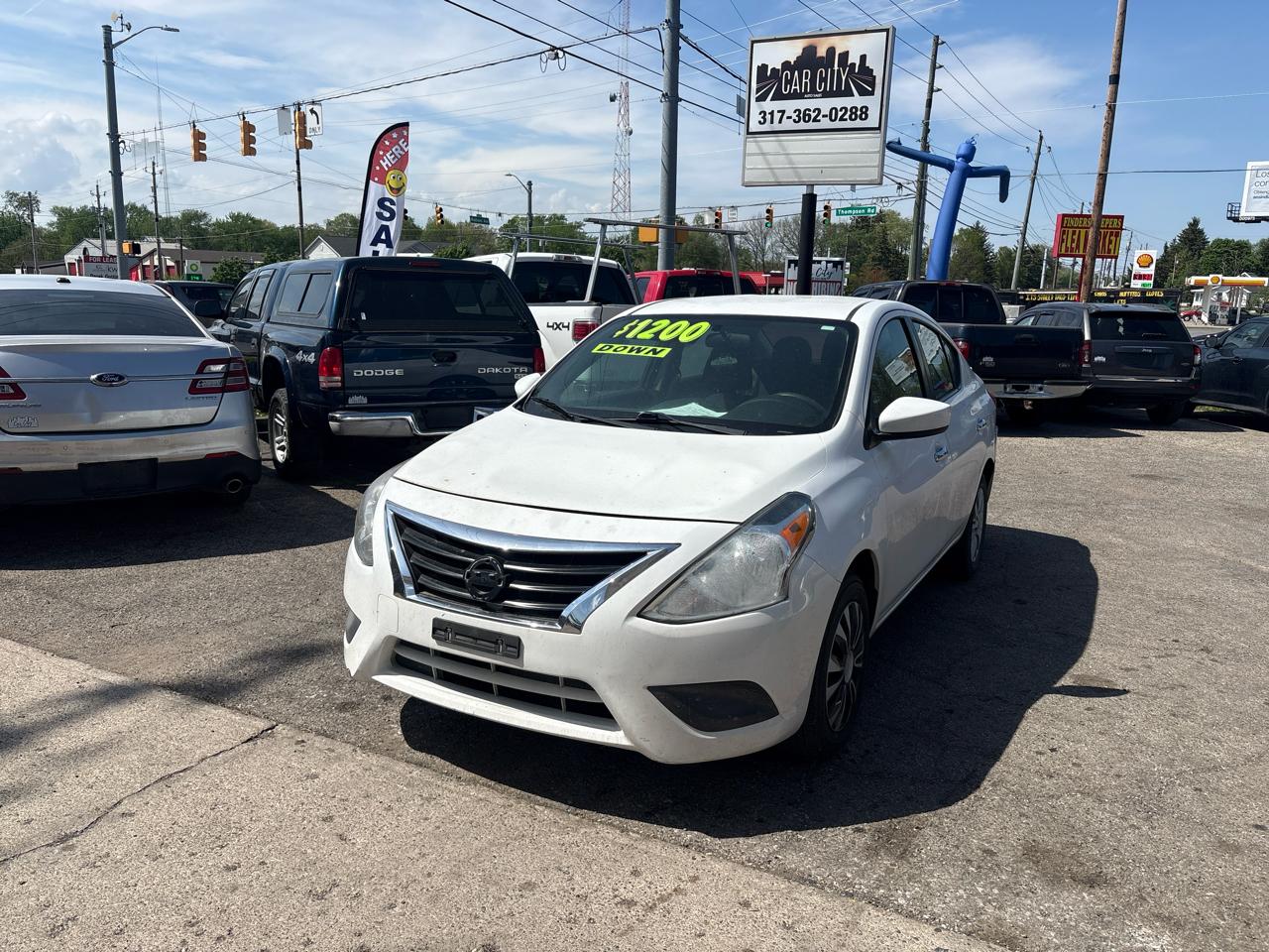 2017 Nissan Versa 1.6 S 5M