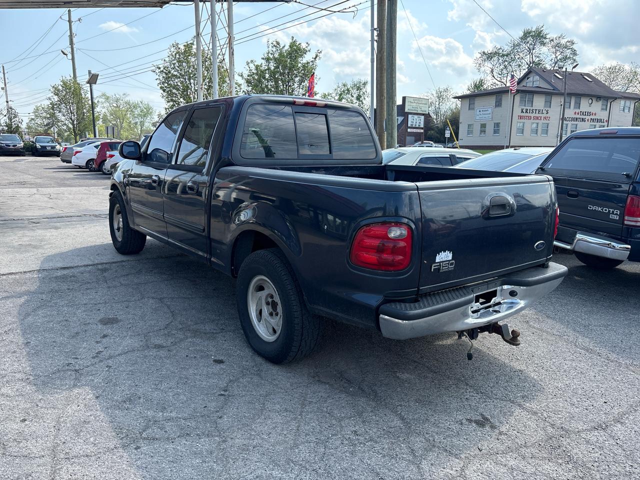 Ford F-150 XLT SuperCrew 2WD 2001