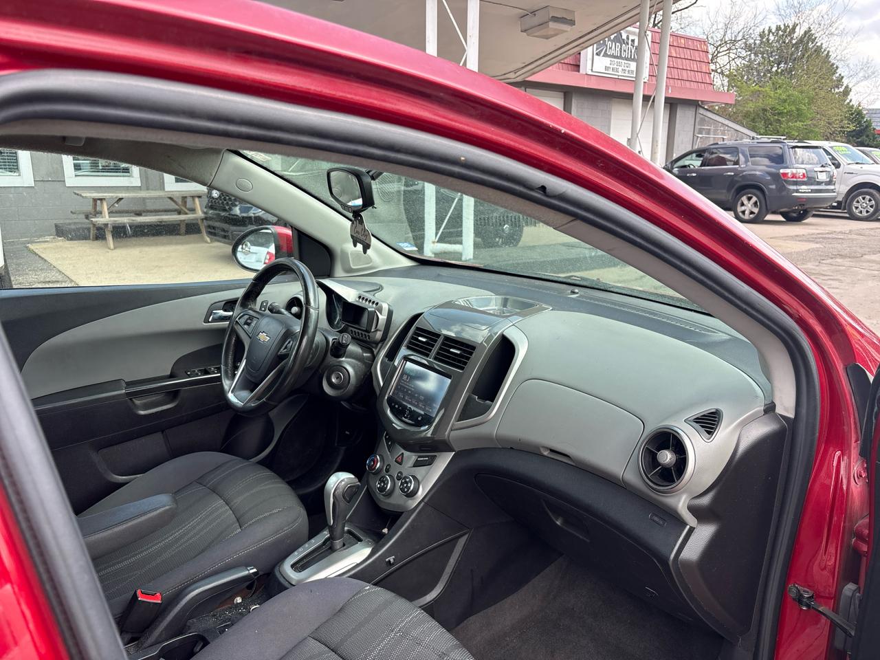 Chevrolet Sonic LTZ Auto 5-Door 2014