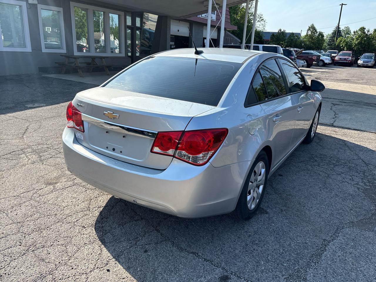 Chevrolet Cruze LS 2013