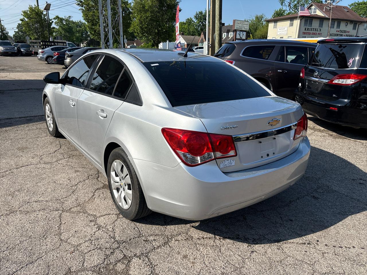 Chevrolet Cruze LS 2013