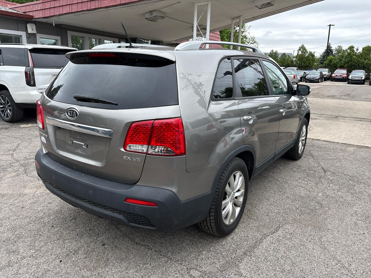 Kia Sorento EX V6 2WD 2011