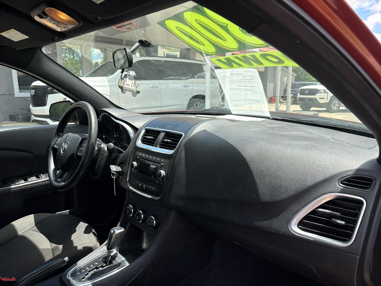 2012 Dodge Avenger SE - Photo 5