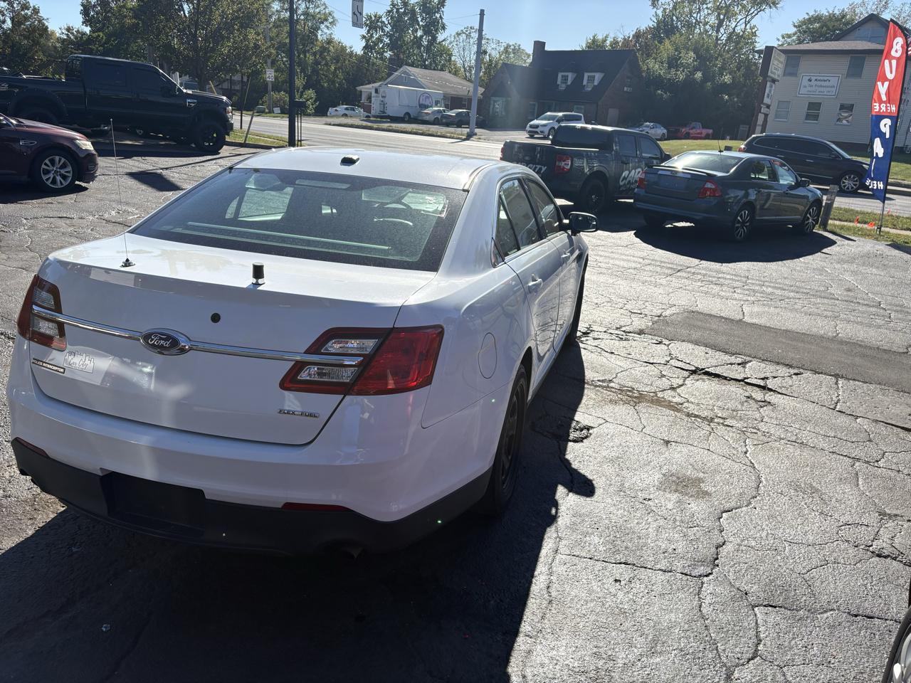 Ford Taurus photo 6