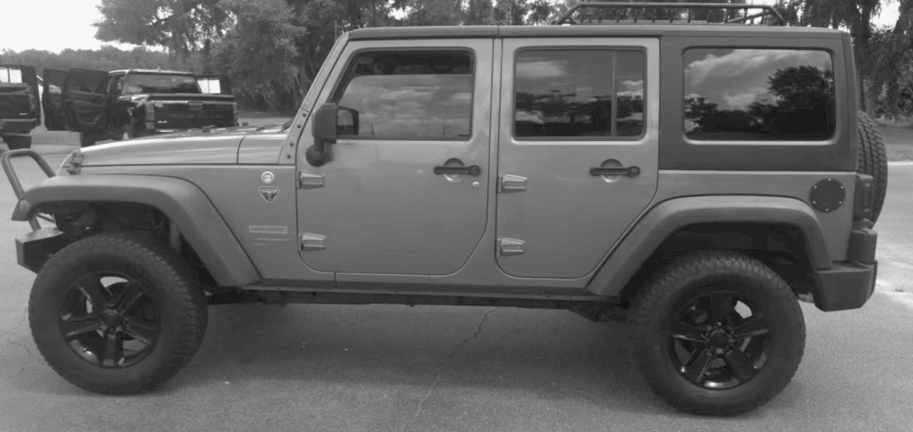 Jeep Wrangler Unlimited Sport 4WD 2011