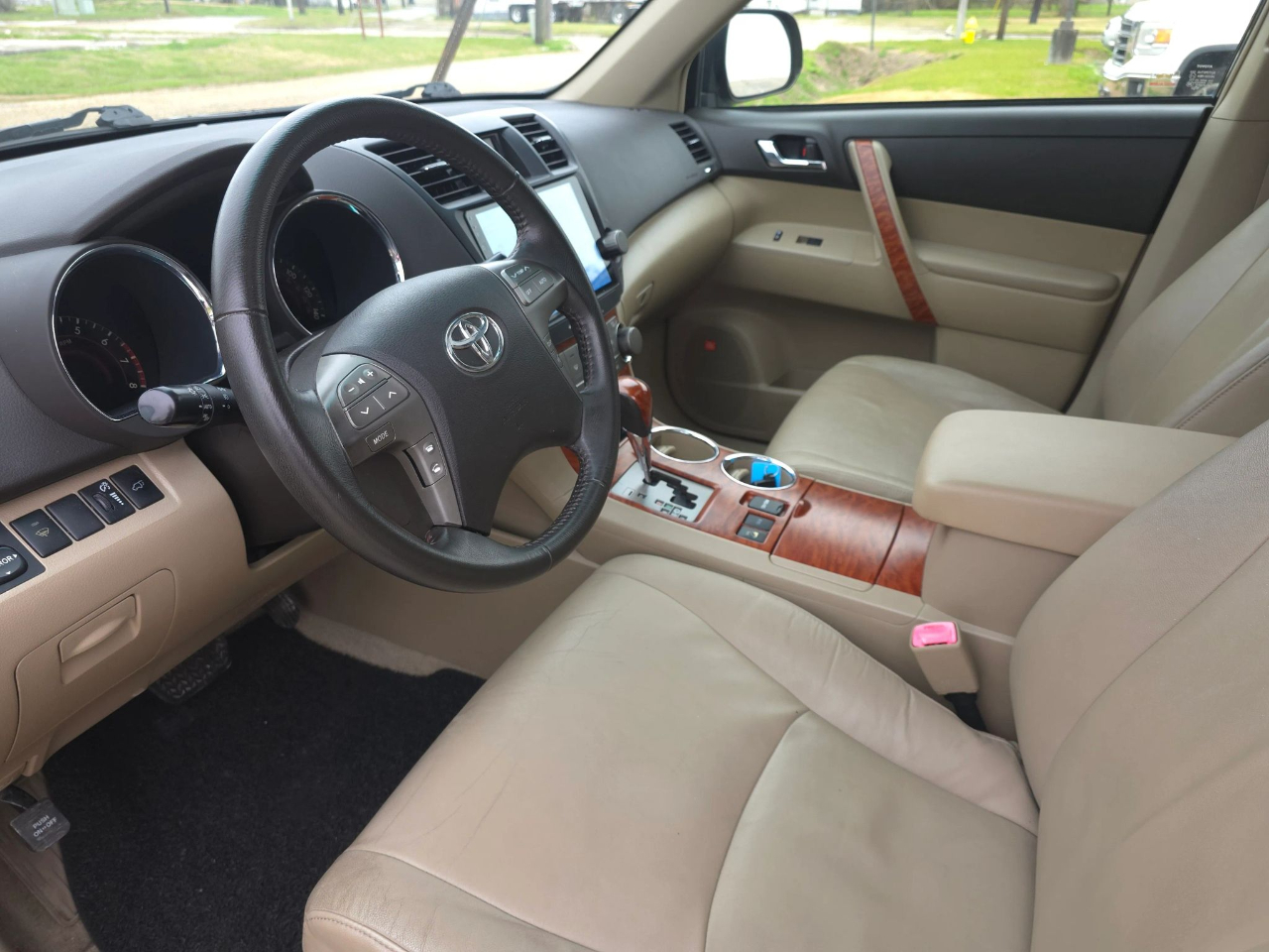 Toyota Highlander 4WD 4dr V6 Limited (Natl) 2010