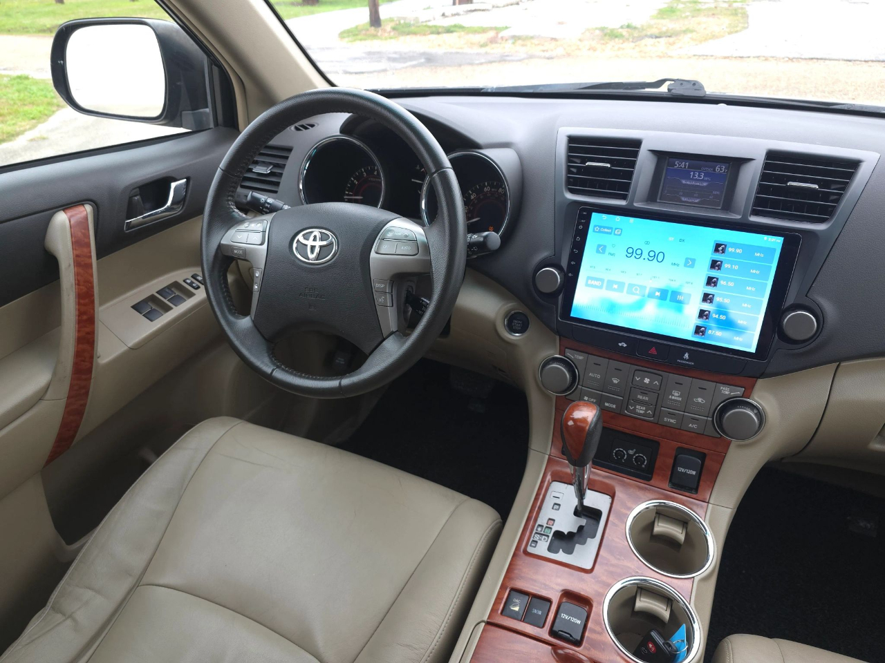Toyota Highlander 4WD 4dr V6 Limited (Natl) 2010